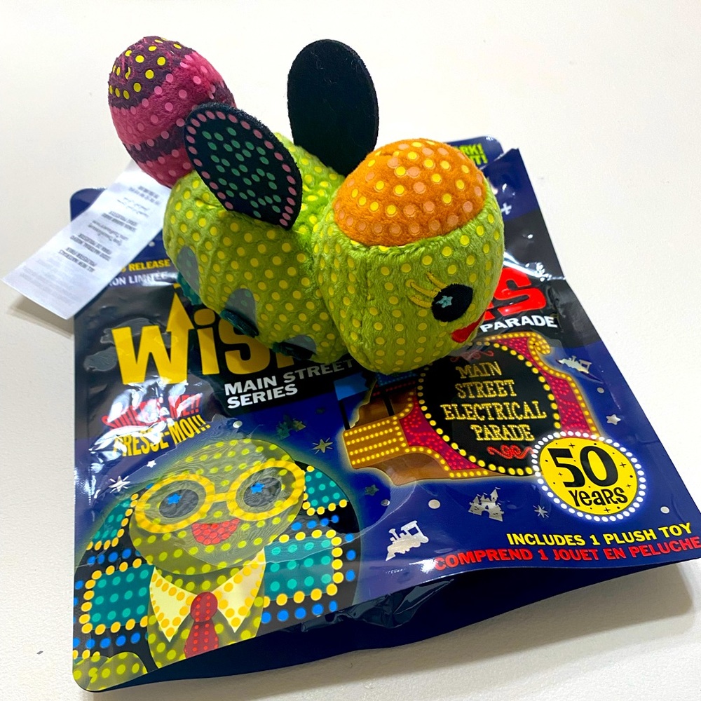 Disney parks lightning bug parade float wishable plush